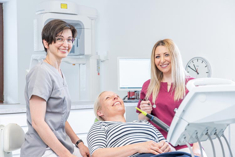 Behandlungstermine bei dem Zahnarzt Dr. Hauger vereinbaren